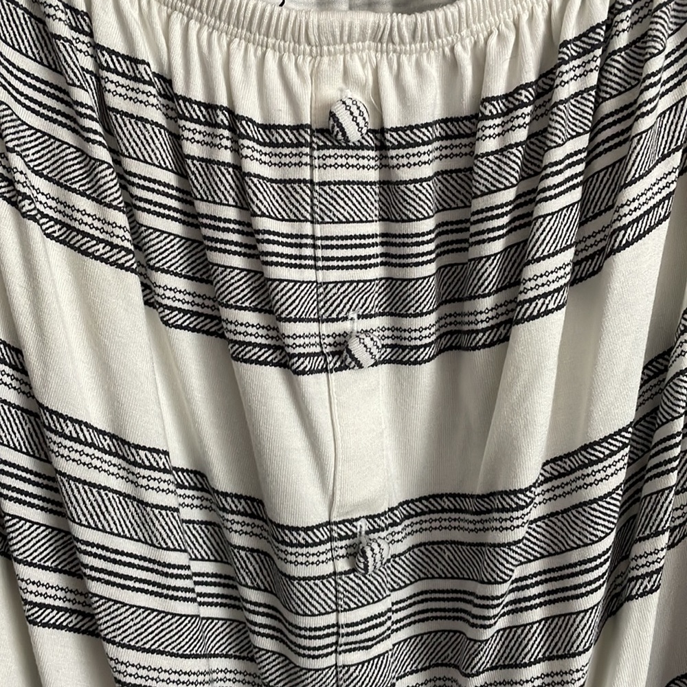 NWT off the shoulder crop top - Picture 2 of 4